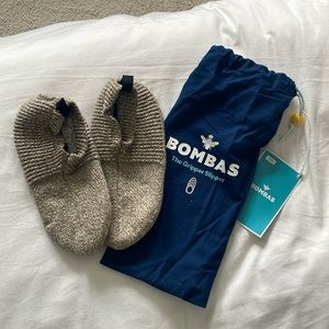 NWT Bombas Youth Gripper Slipper in Taupe, Size Youth 1-5